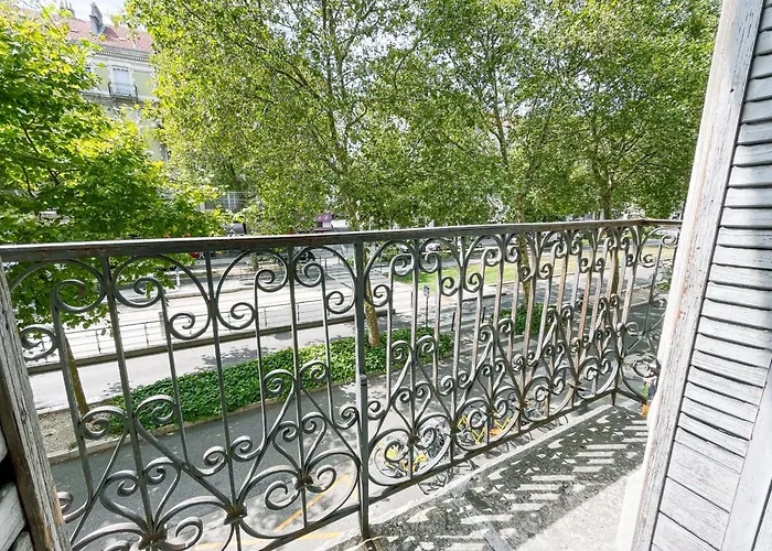 아파트 #g3 The Authentic T2 Downtown Balcony Tramway *